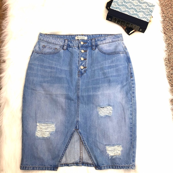 Guess Los Angeles Size 31 Distressed Denim Skirt - Picture 1 of 5